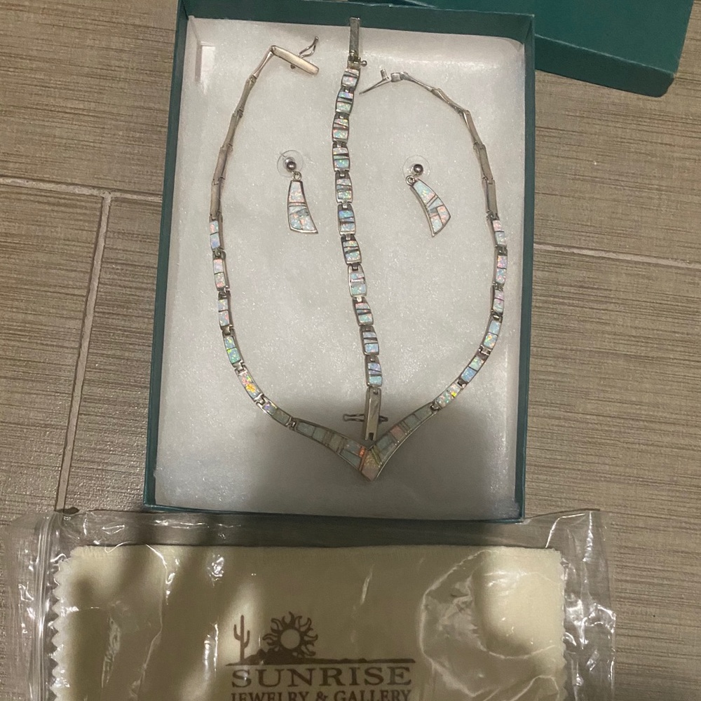 Lazuli necklace, bracelet & earrings set